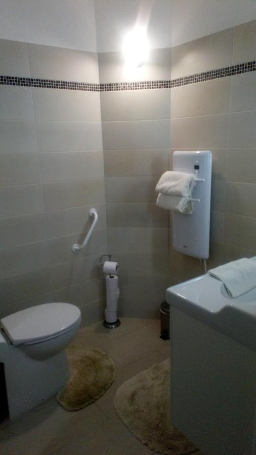 Villa De Guenifey Josse Ngoại thất bức ảnh